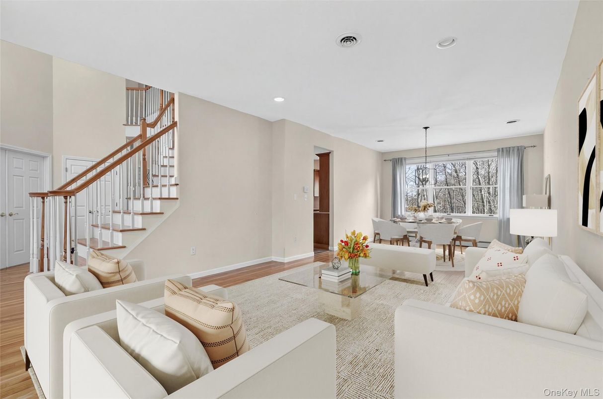 Dining room, Interior, Living room, Pendant Lights, Recessed Lighting, Wood Texture Flooring
