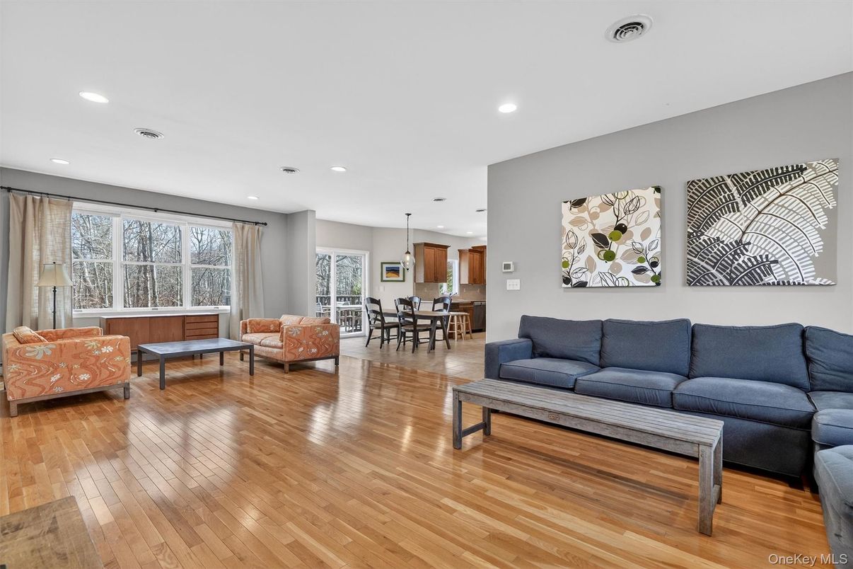 Dining room, Interior, Living room, Pendant Lights, Recessed Lighting, Wood Texture Flooring