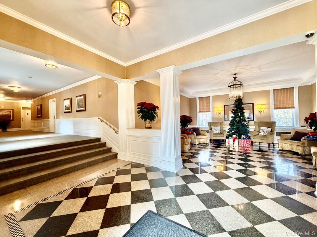 Chandelier, Interior