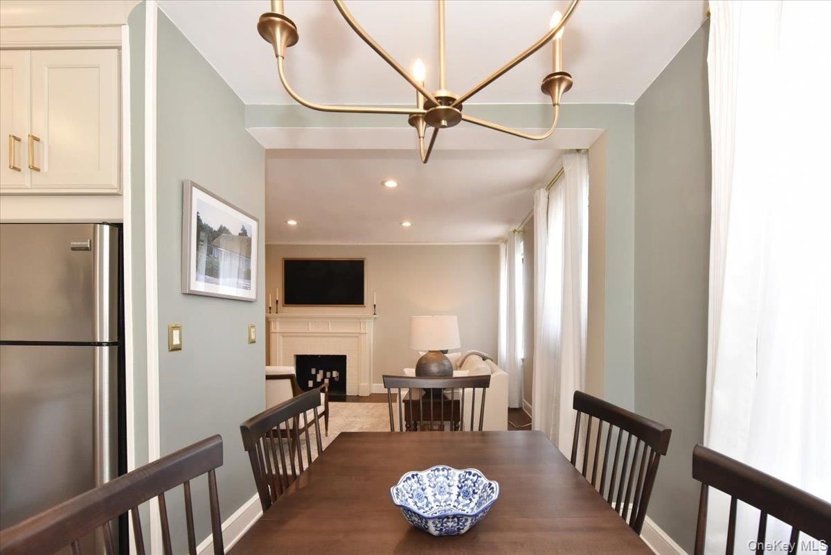 Dining room, Fireplace, Interior, Pendant Lights, Recessed Lighting