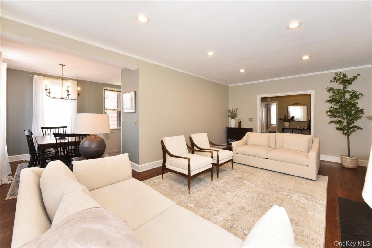 Chandelier, Dining room, Interior, Living room, Recessed Lighting, Wood Texture Flooring