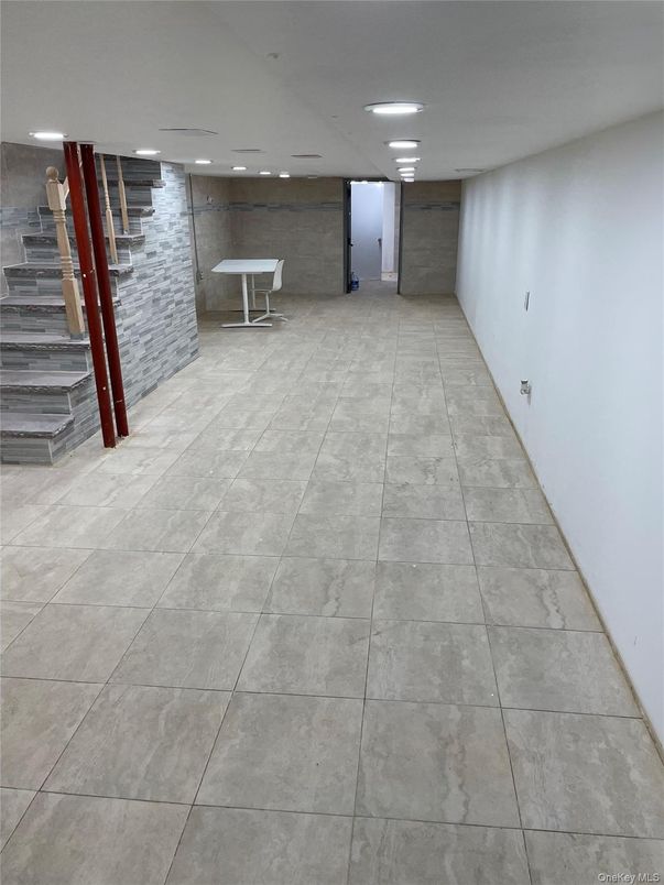 Empty room, Interior, Recessed Lighting, Stone Walls