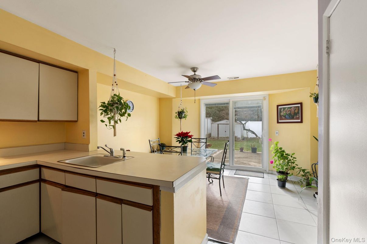 Dining room, Interior