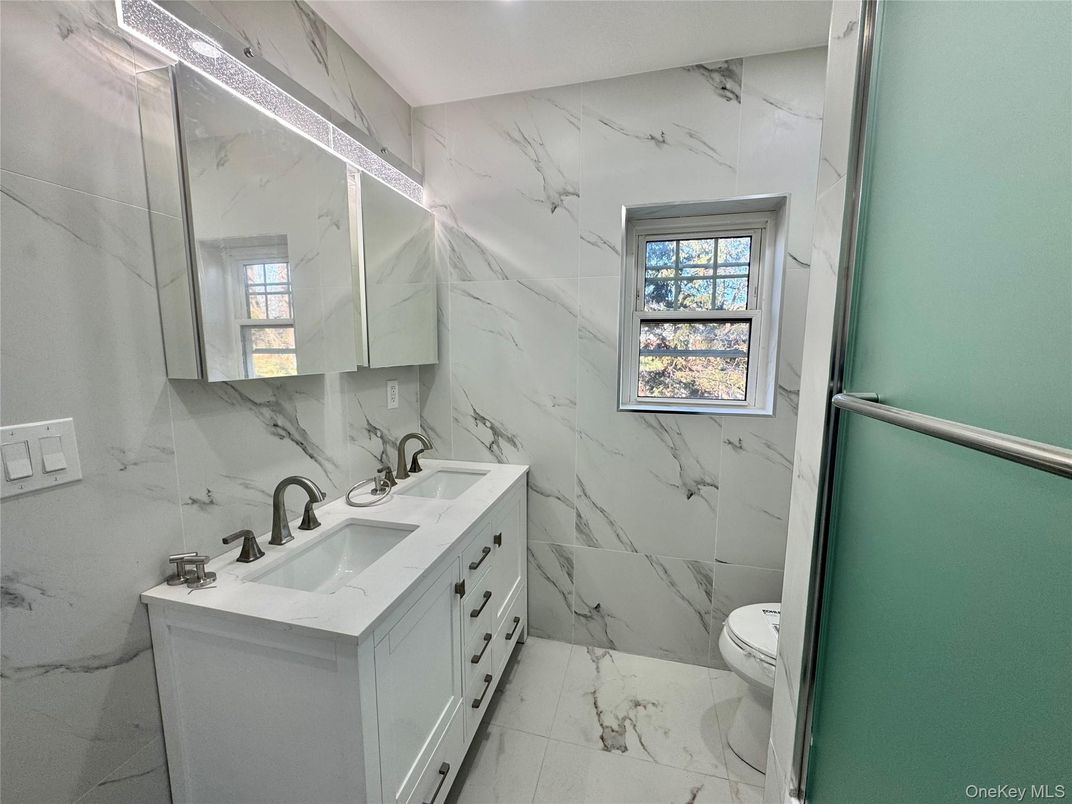 Bathroom, Interior, Marble, Marble Walls