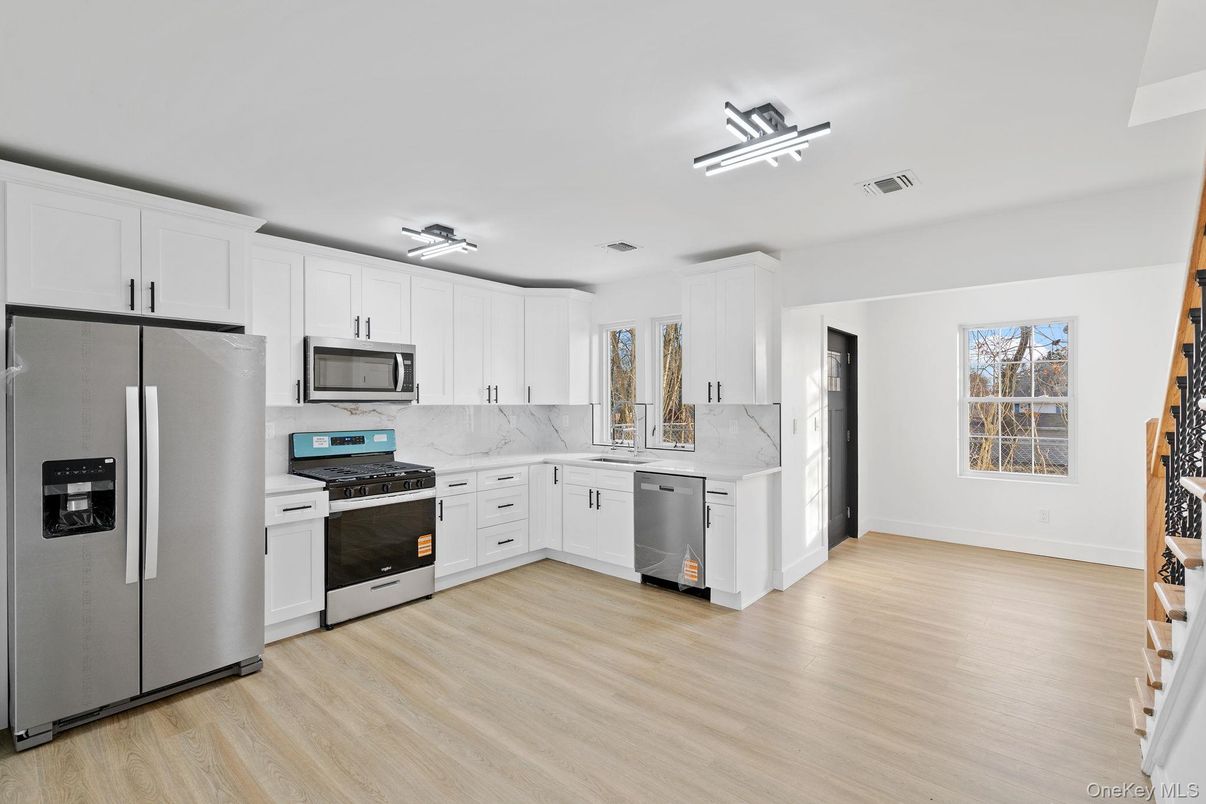 Interior, Kitchen, Stainless Steel Appliances, Wood Texture Flooring