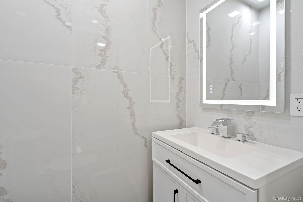 Bathroom, Interior, Marble Walls, Recessed Lighting