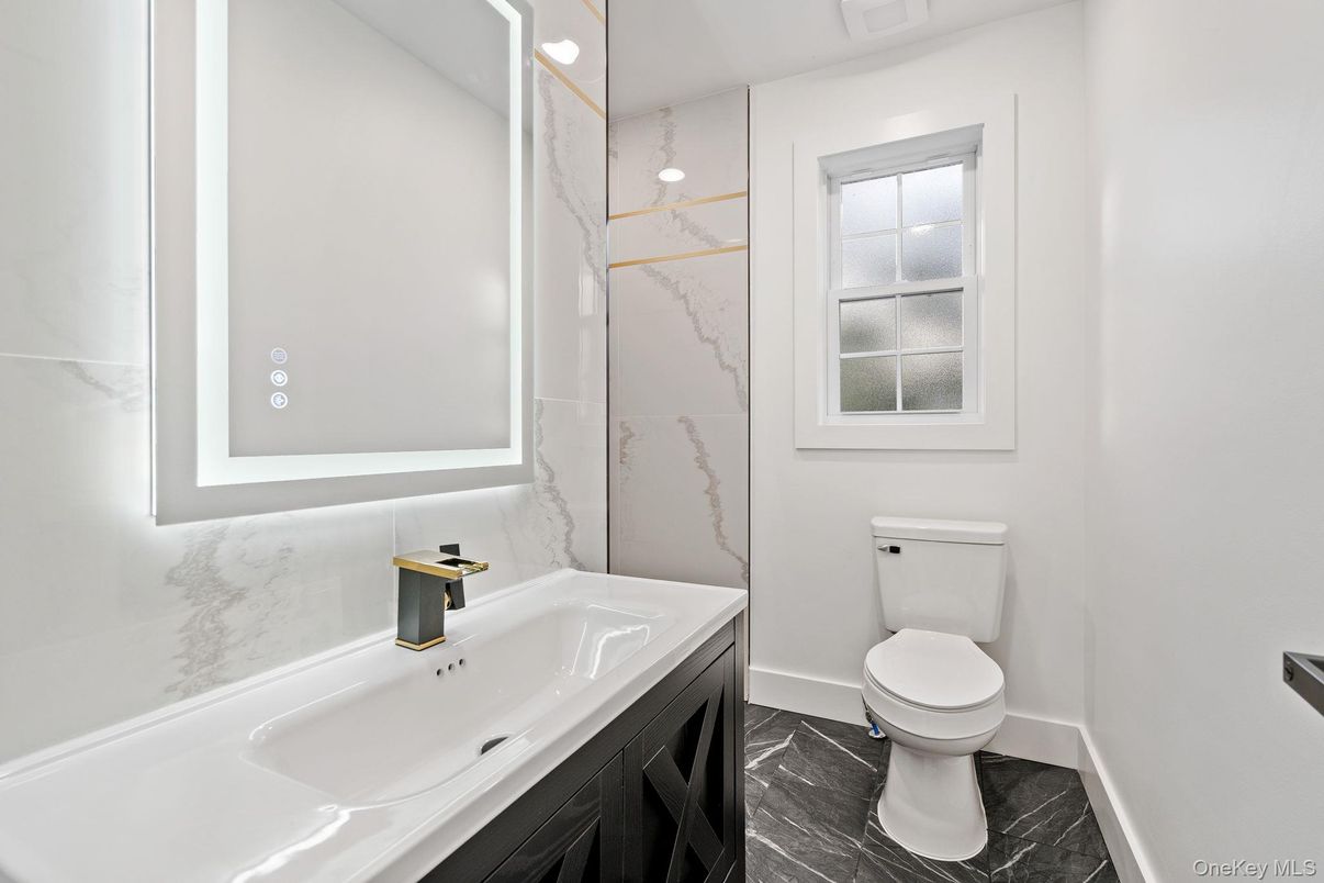 Bathroom, Interior, Marble, Marble Walls, Recessed Lighting
