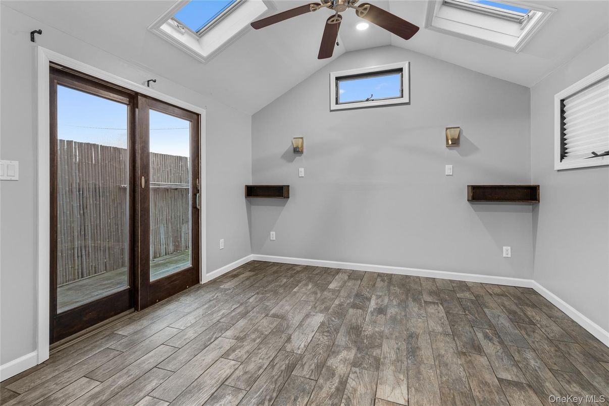 Empty room, Interior, Recessed Lighting, Wooden Beams, Wood Texture Flooring