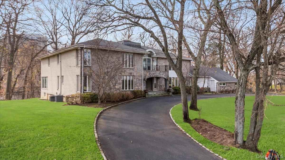 Backyard, Exterior, Facade, Brick Facade, French Provincial