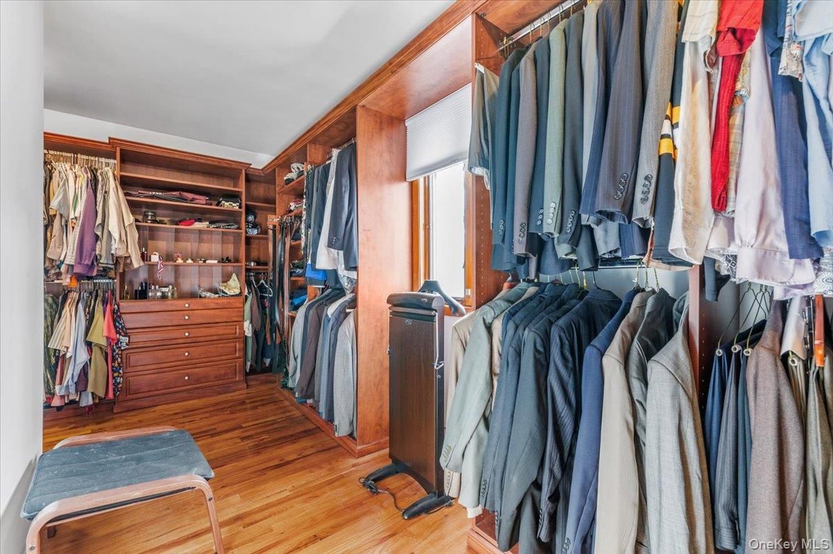 Interior, Walk-in Closets, Wood Texture Flooring