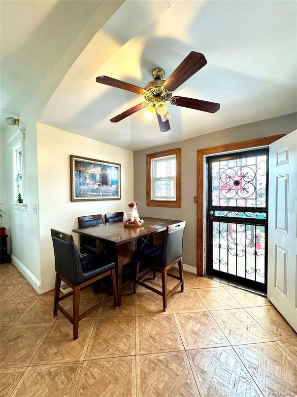 Dining room, Interior
