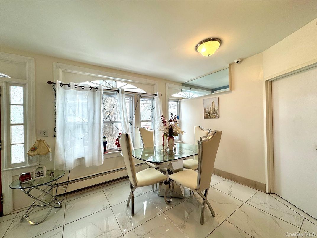 Dining room, Interior, Marble