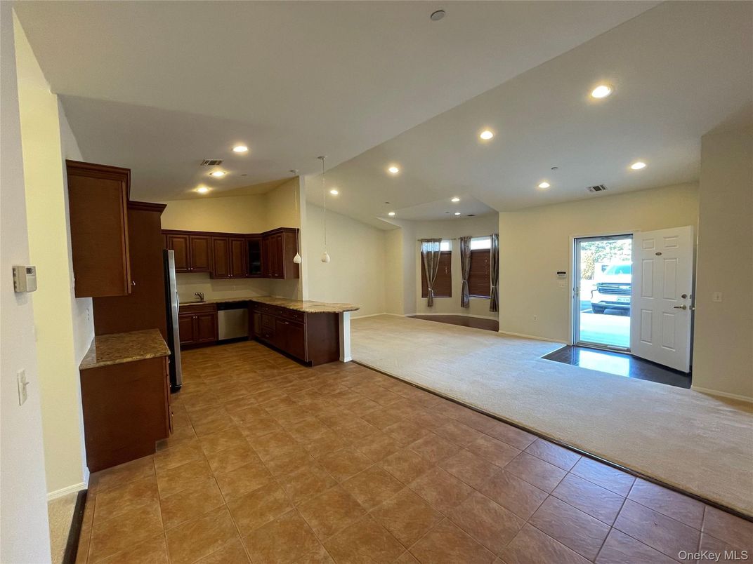 Empty room, Interior, Kitchen, Recessed Lighting