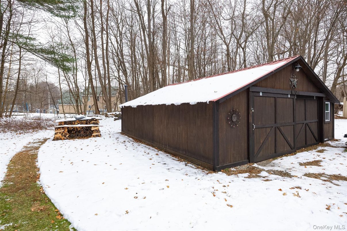 Detached Garage, Exterior