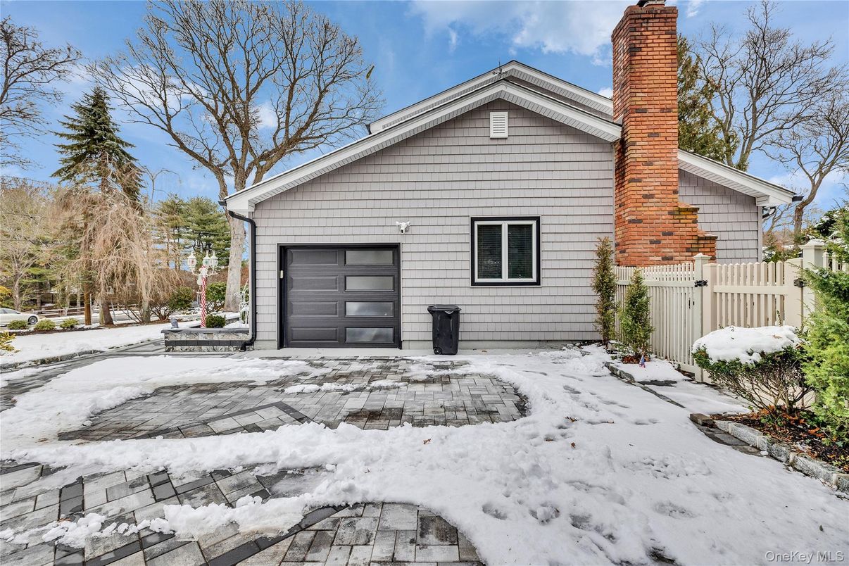 Detached Garage, Exterior