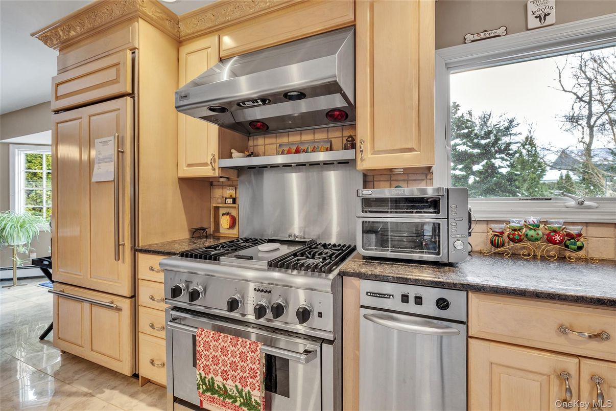Interior, Kitchen, Stainless Steel Appliances