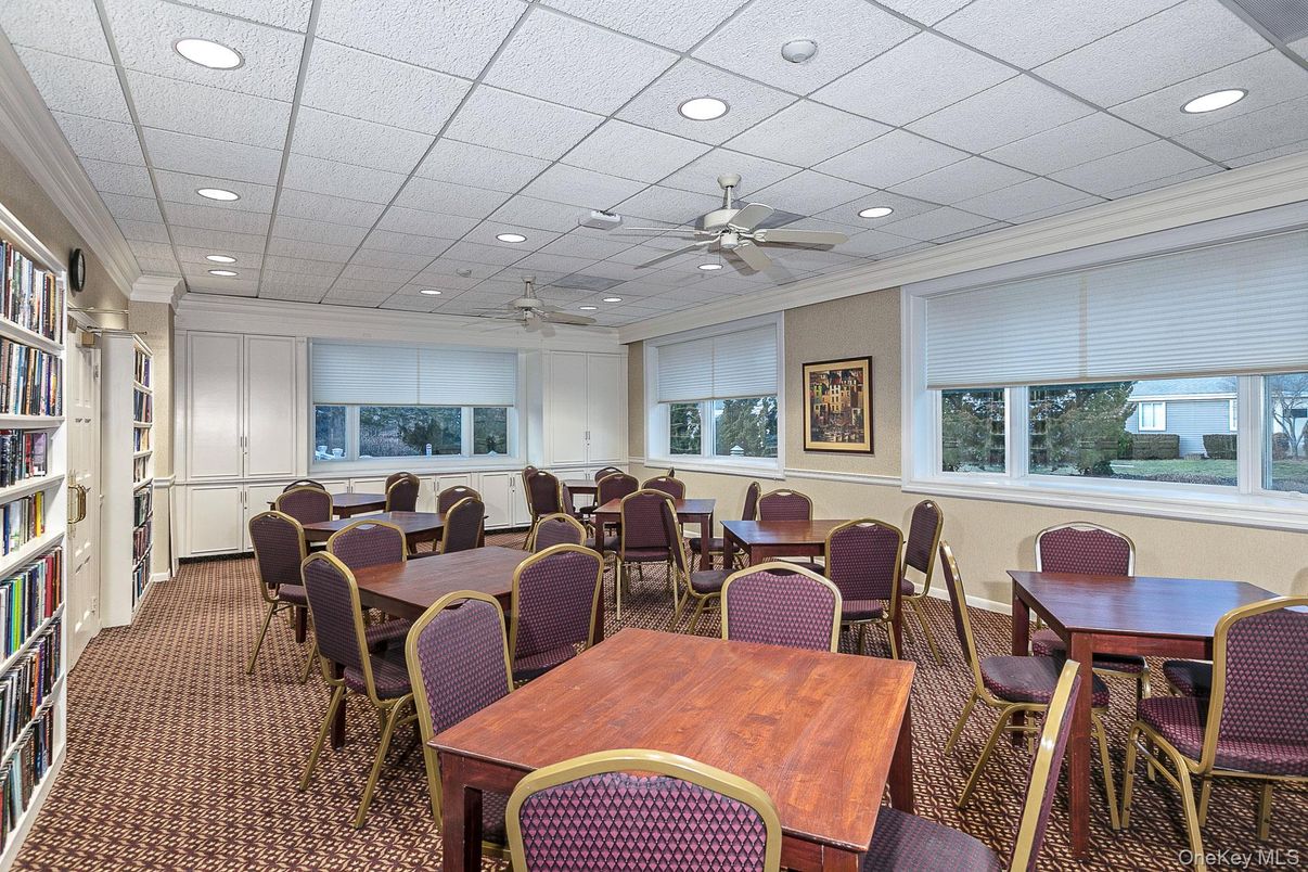 Dining room, Interior, Recessed Lighting