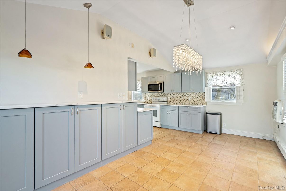 Chandelier, Interior, Kitchen, Pendant Lights, Recessed Lighting, Stainless Steel Appliances