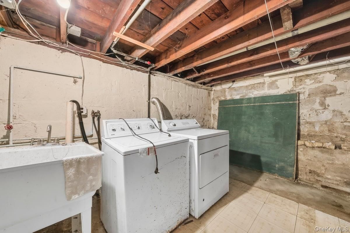 Interior, Washer, Wooden Beams, Wooden Ceilings