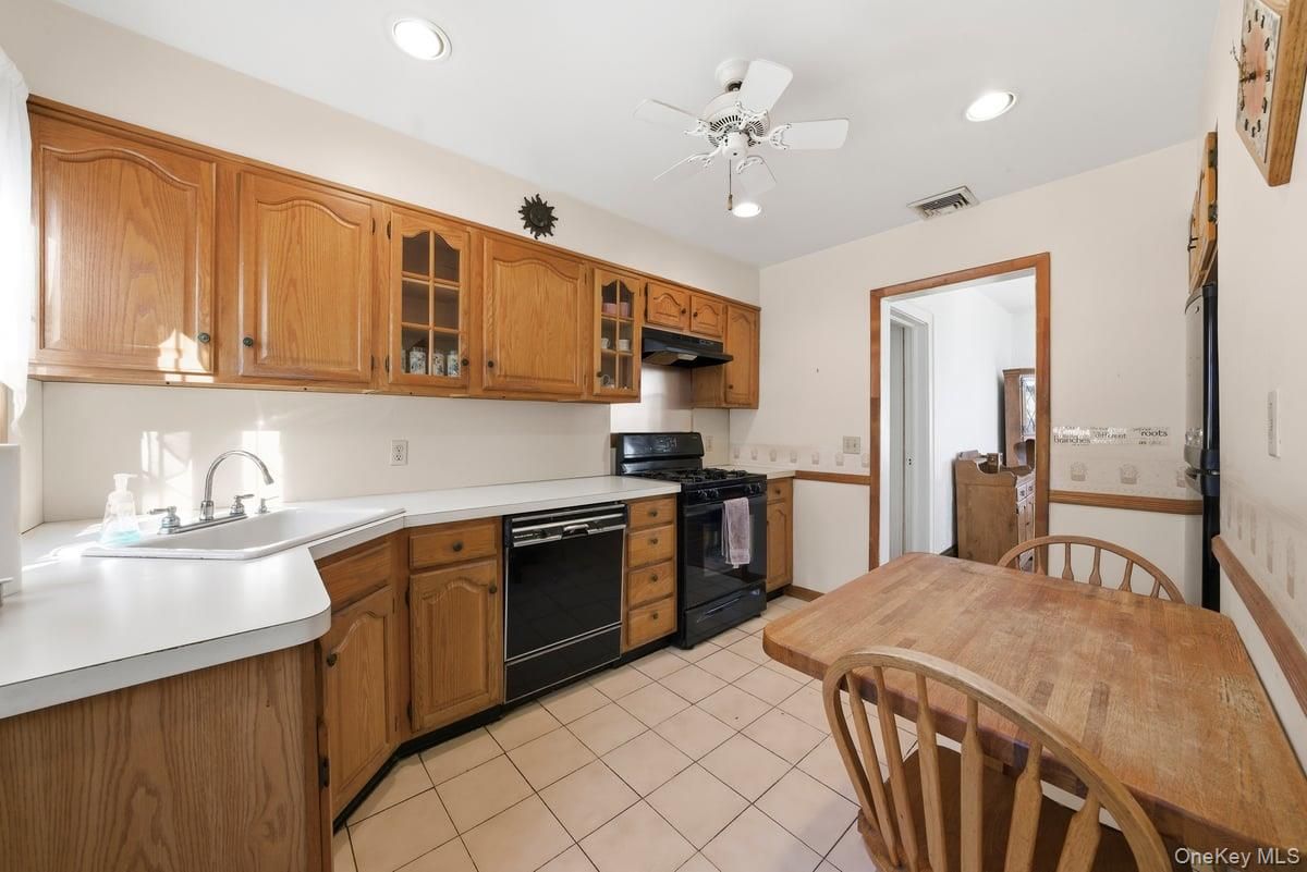 Dining room, Interior, Kitchen, Recessed Lighting