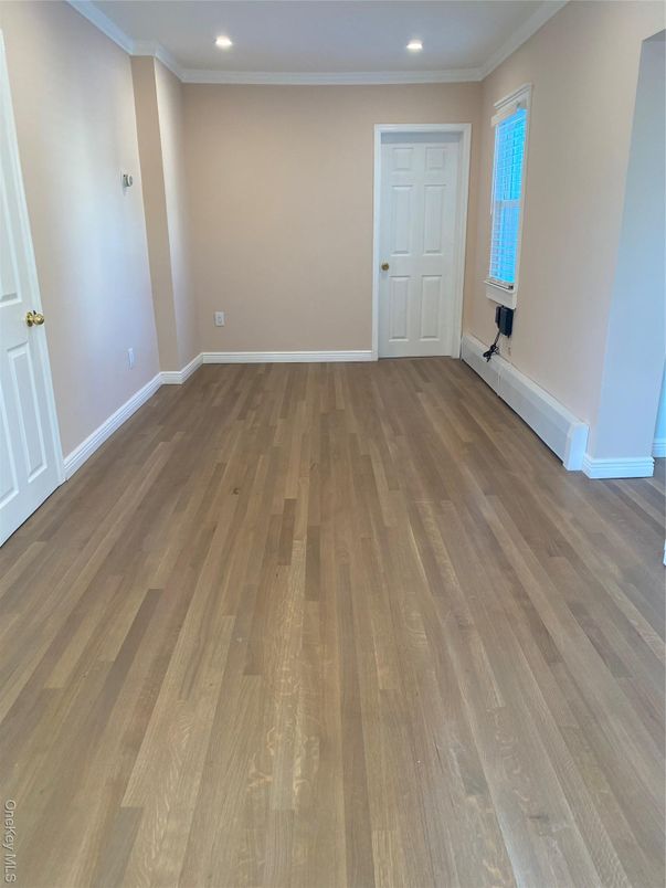 Empty room, Interior, Recessed Lighting, Wooden Walls