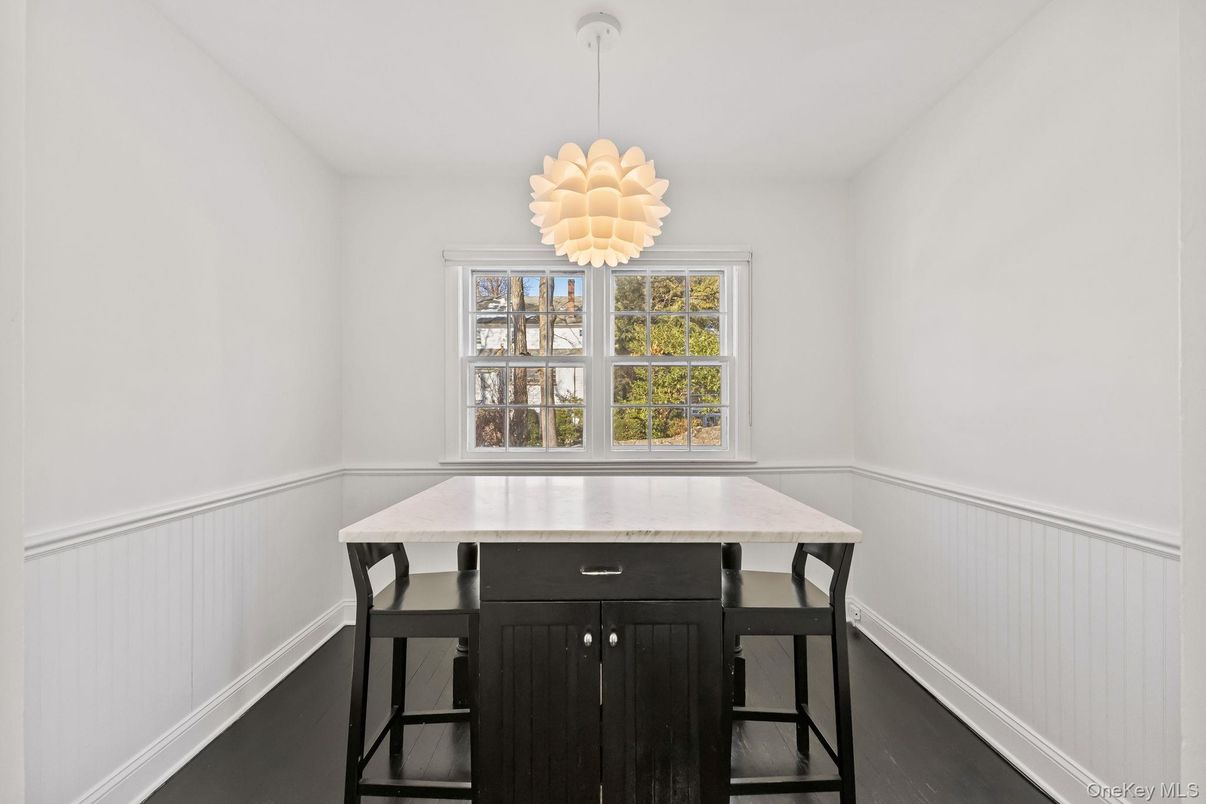 Chandelier, Interior