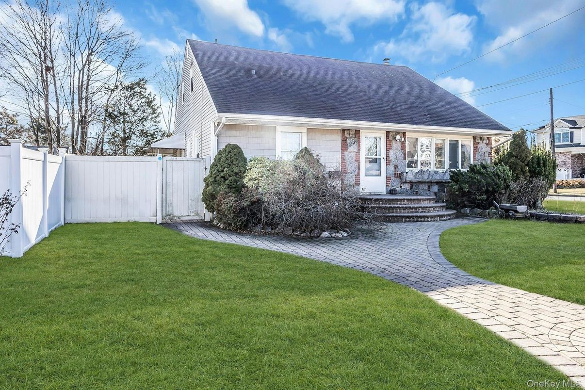 Backyard, Exterior, Facade, Cape Cod