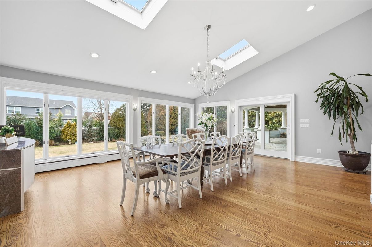Chandelier, Dining room, Interior, Recessed Lighting, Wood Texture Flooring