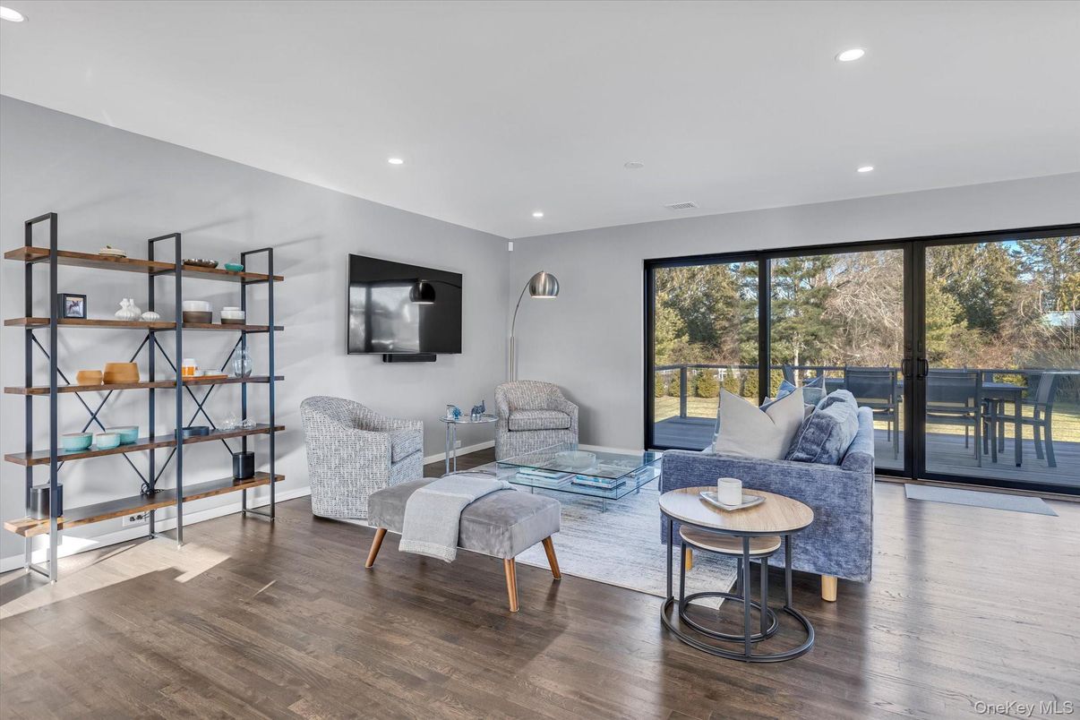 Interior, Living room, Recessed Lighting, Wood Texture Flooring