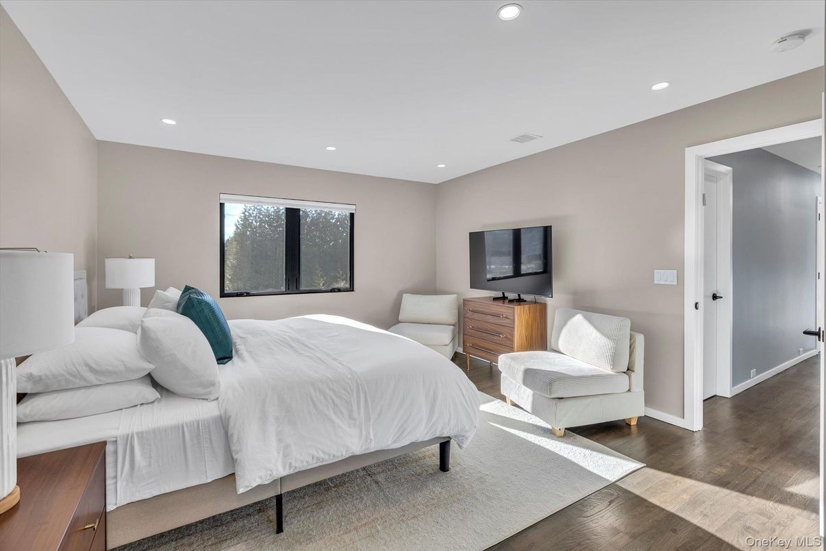 Bedroom, Interior, Recessed Lighting, Wood Texture Flooring