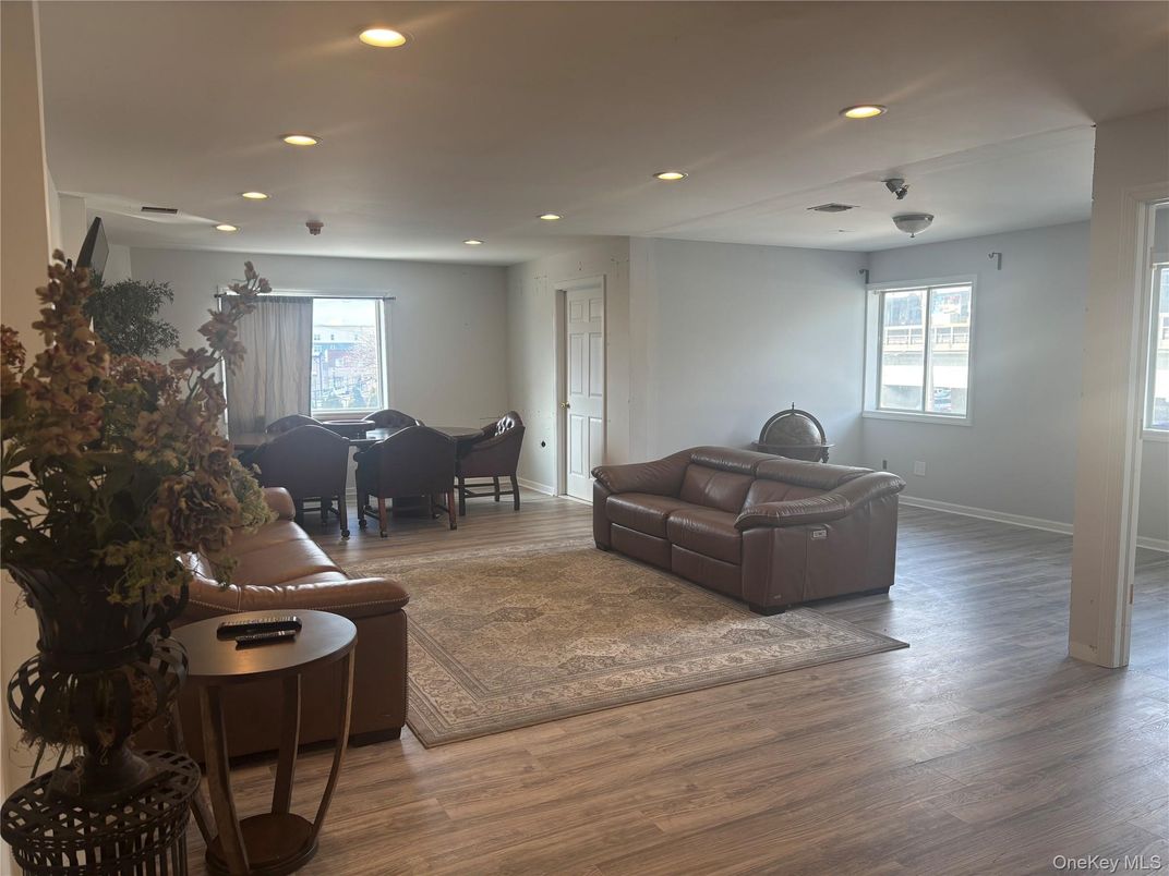 DE Listing image placeholder