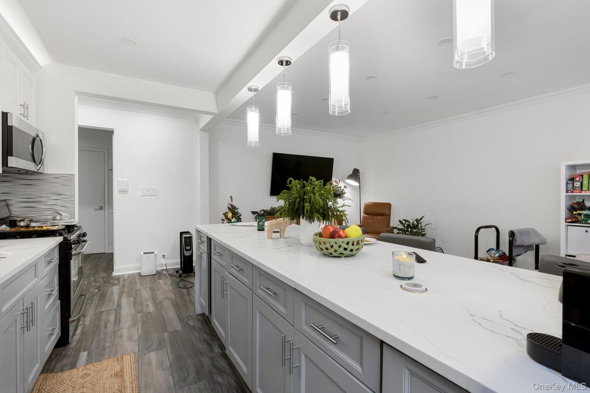 Interior, Kitchen, Pendant Lights, Recessed Lighting, Wood Texture Flooring