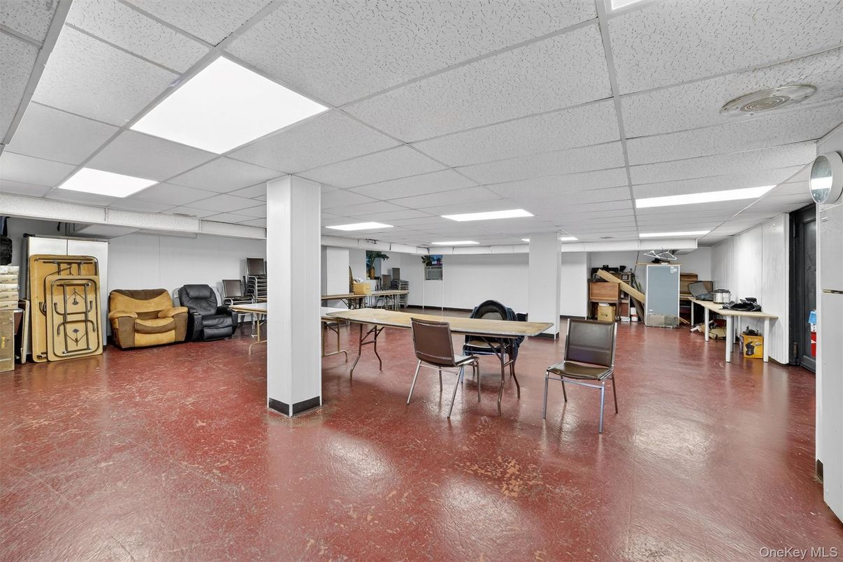 Dining room, Interior, Recessed Lighting