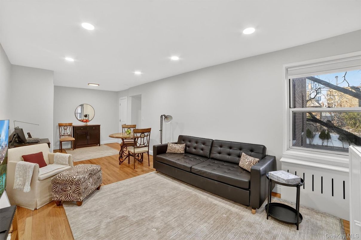 Dining room, Interior, Living room, Recessed Lighting, Wood Texture Flooring
