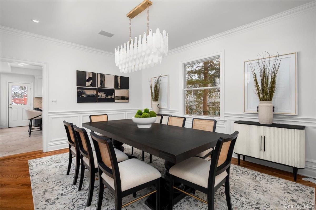 Chandelier, Dining room, Interior, Recessed Lighting, Wood Texture Flooring
