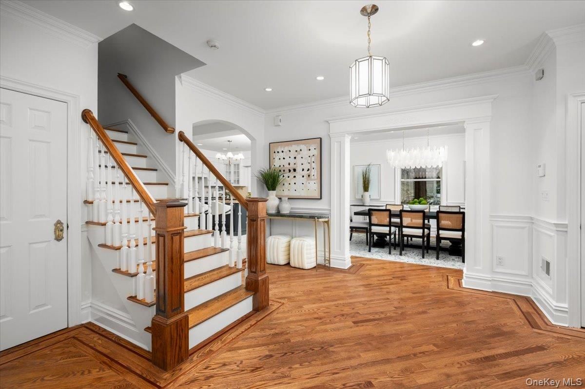 Chandelier, Dining room, Interior, Pendant Lights, Recessed Lighting, Wood Texture Flooring