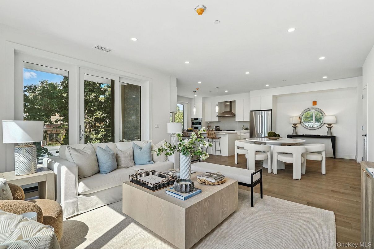 Dining room, Interior, Kitchen, Living room, Pendant Lights, Recessed Lighting, Stainless Steel Appliances, Wood Texture Flooring