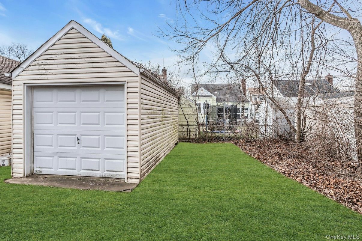 Backyard, Detached Garage, Exterior