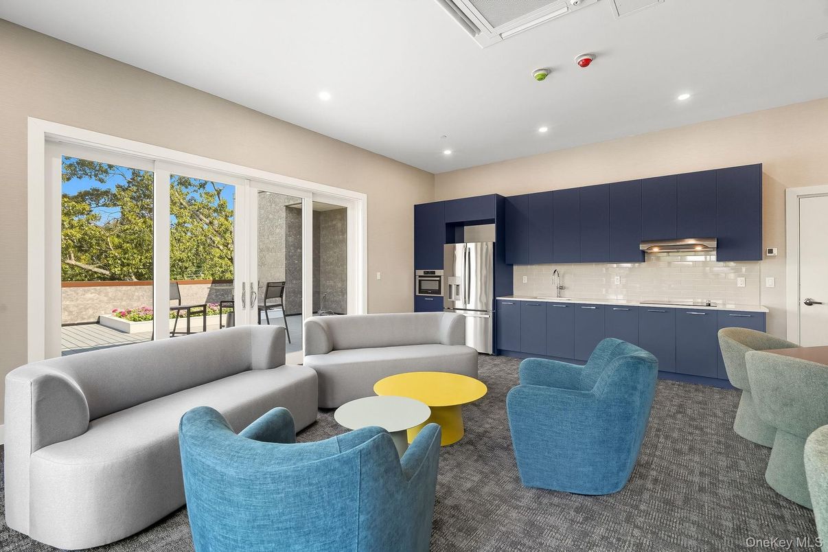 Interior, Kitchen, Living room, Recessed Lighting, Stainless Steel Appliances