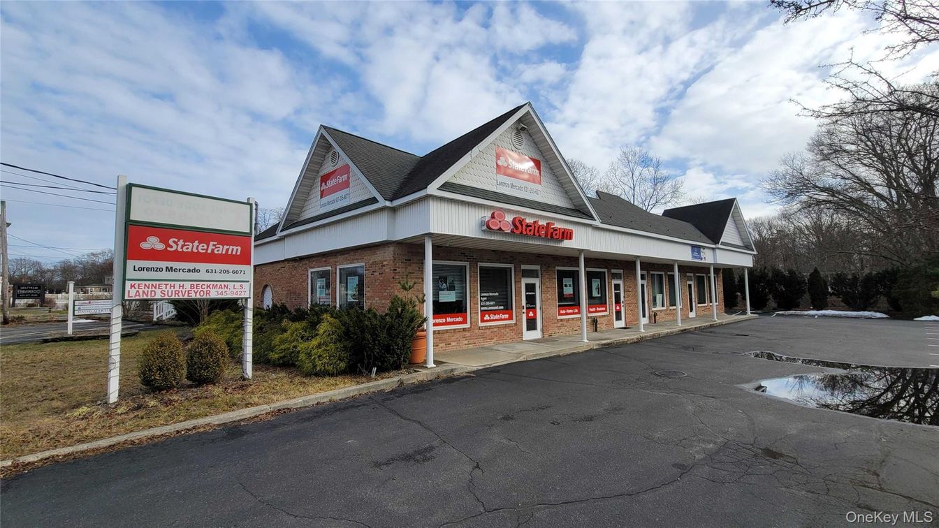 Exterior, Facade, Brick Facade, Queen Anne Victorian
