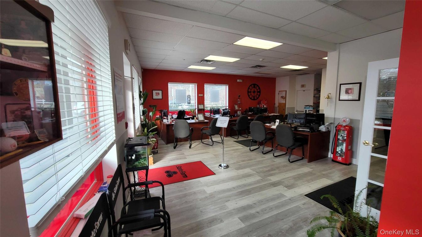 Dining room, Interior, Kitchen, Recessed Lighting, Wood Texture Flooring
