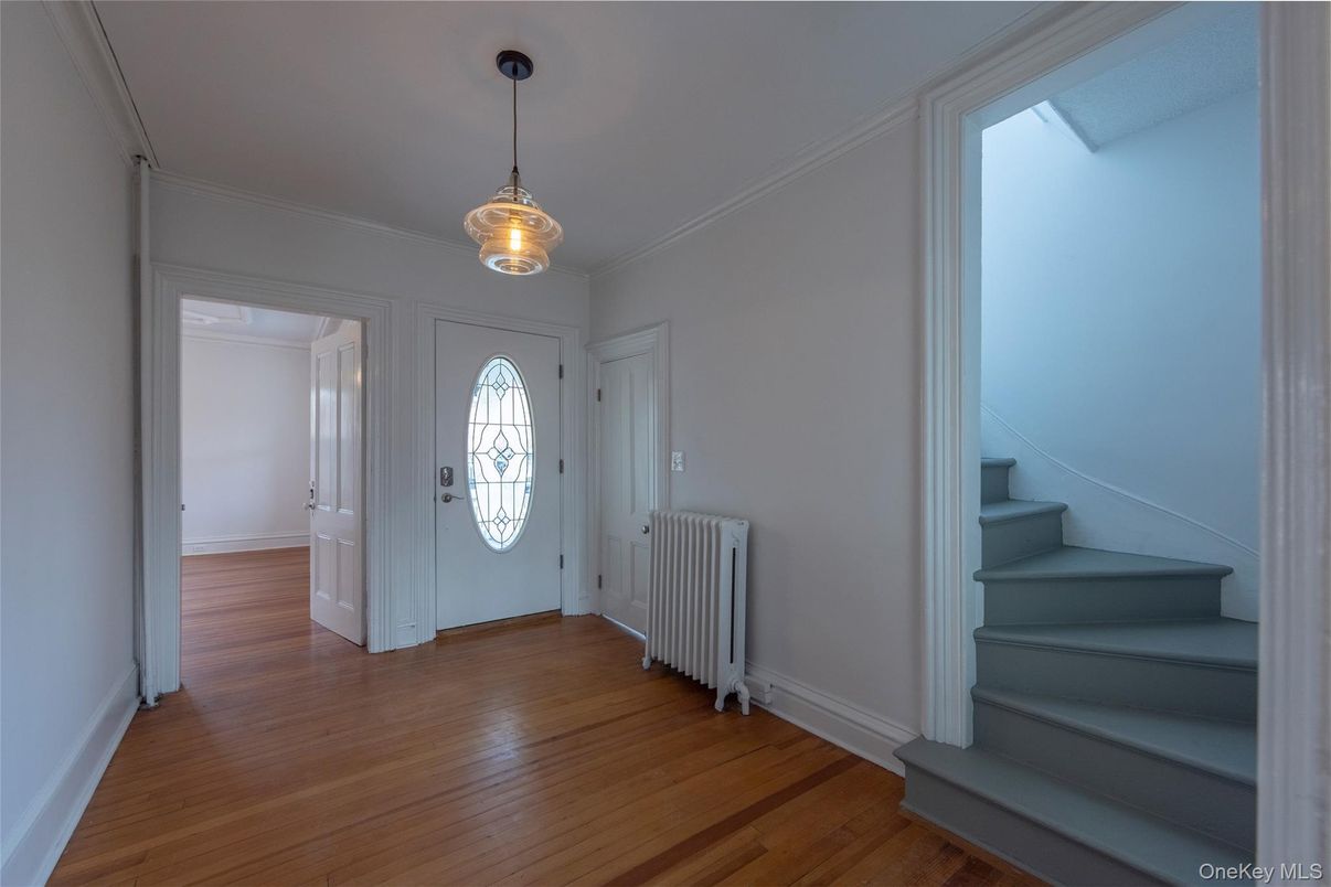 Interior, Pendant Lights, Wood Texture Flooring