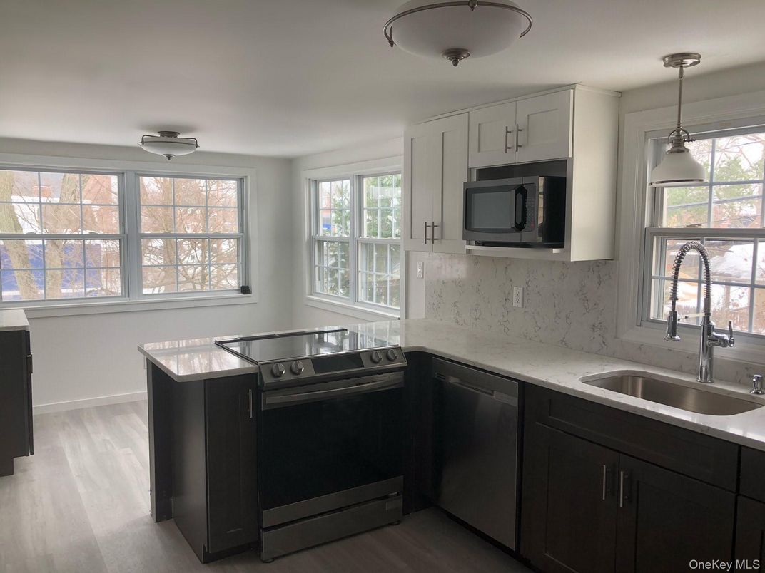 Interior, Kitchen, Pendant Lights, Wood Texture Flooring