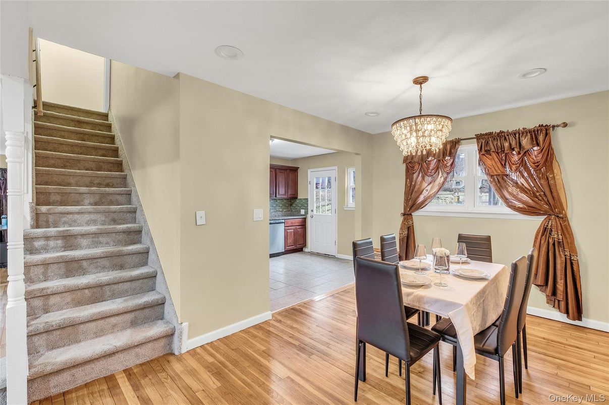 Chandelier, Dining room, Interior, Kitchen, Recessed Lighting, Wood Texture Flooring