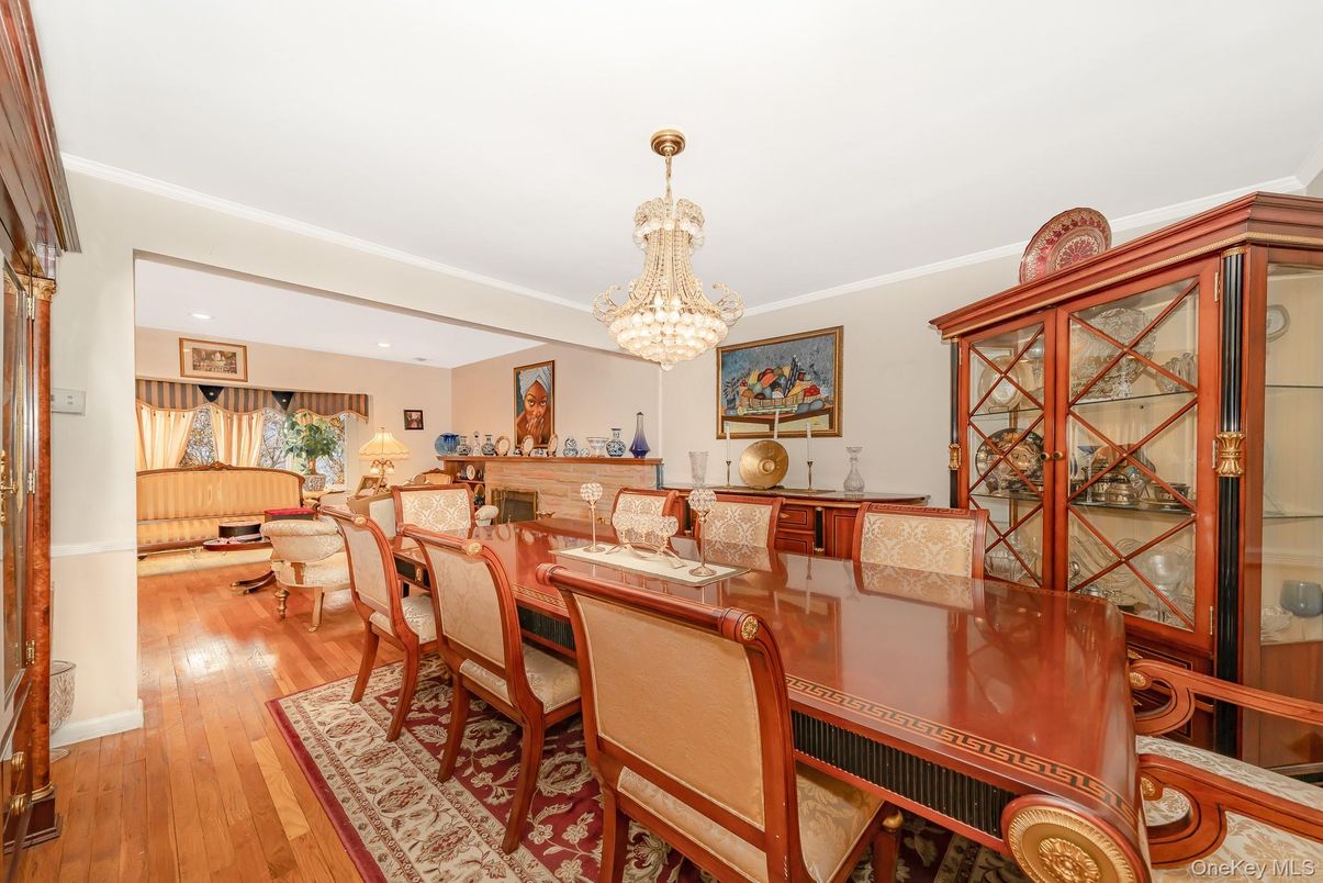Chandelier, Dining room, Interior, Recessed Lighting, Wood Texture Flooring