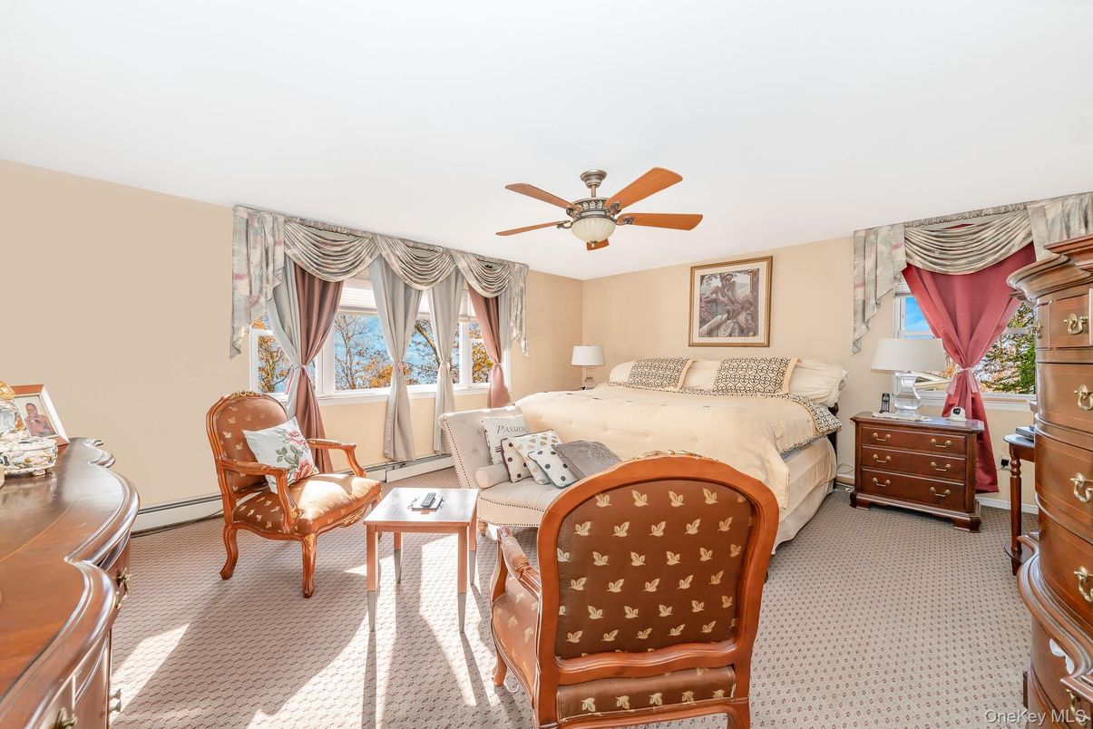 Bedroom, Interior, Water