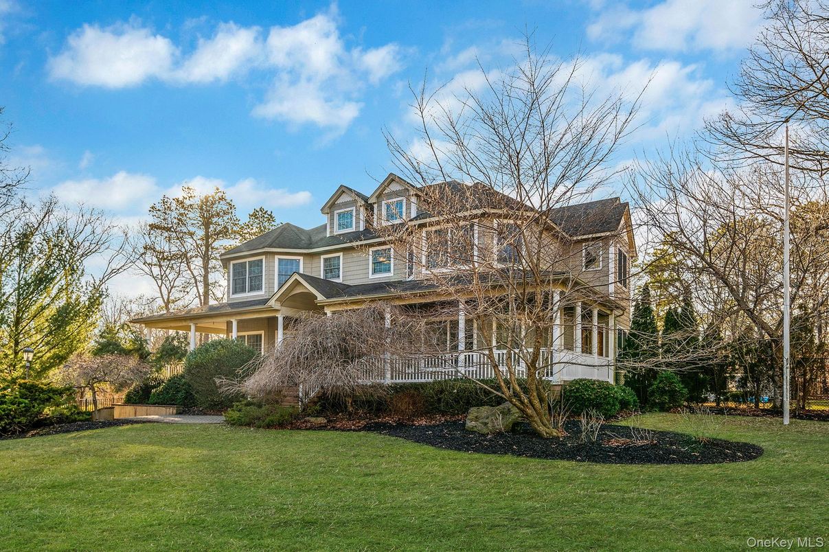 Backyard, Exterior, Facade, Queen Anne Victorian