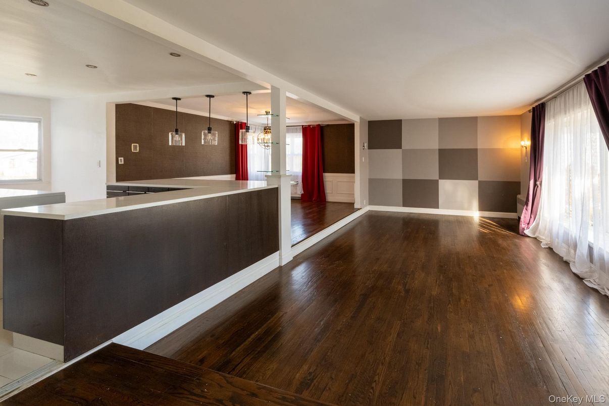 Interior, Pendant Lights, Recessed Lighting, Wood Texture Flooring