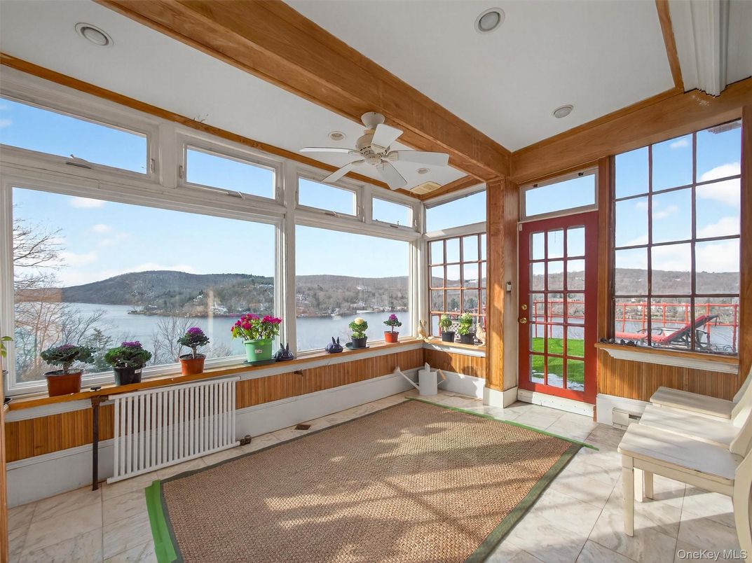 Interior, Marble, Recessed Lighting, Sun Room, Water
