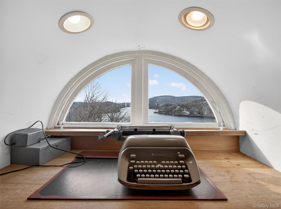 Interior, Recessed Lighting, Water